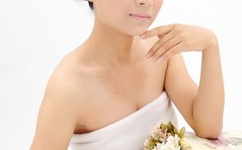 动漫美女被袭胸